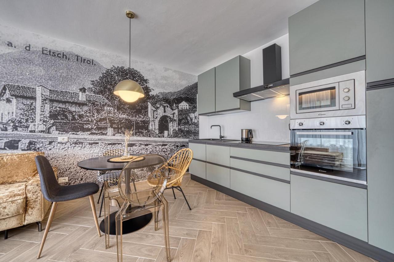 Goldfinger + Suites Lana Ngoại thất bức ảnh