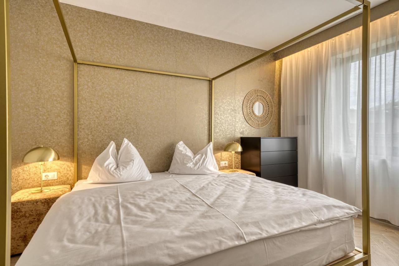 Goldfinger + Suites Lana Ngoại thất bức ảnh
