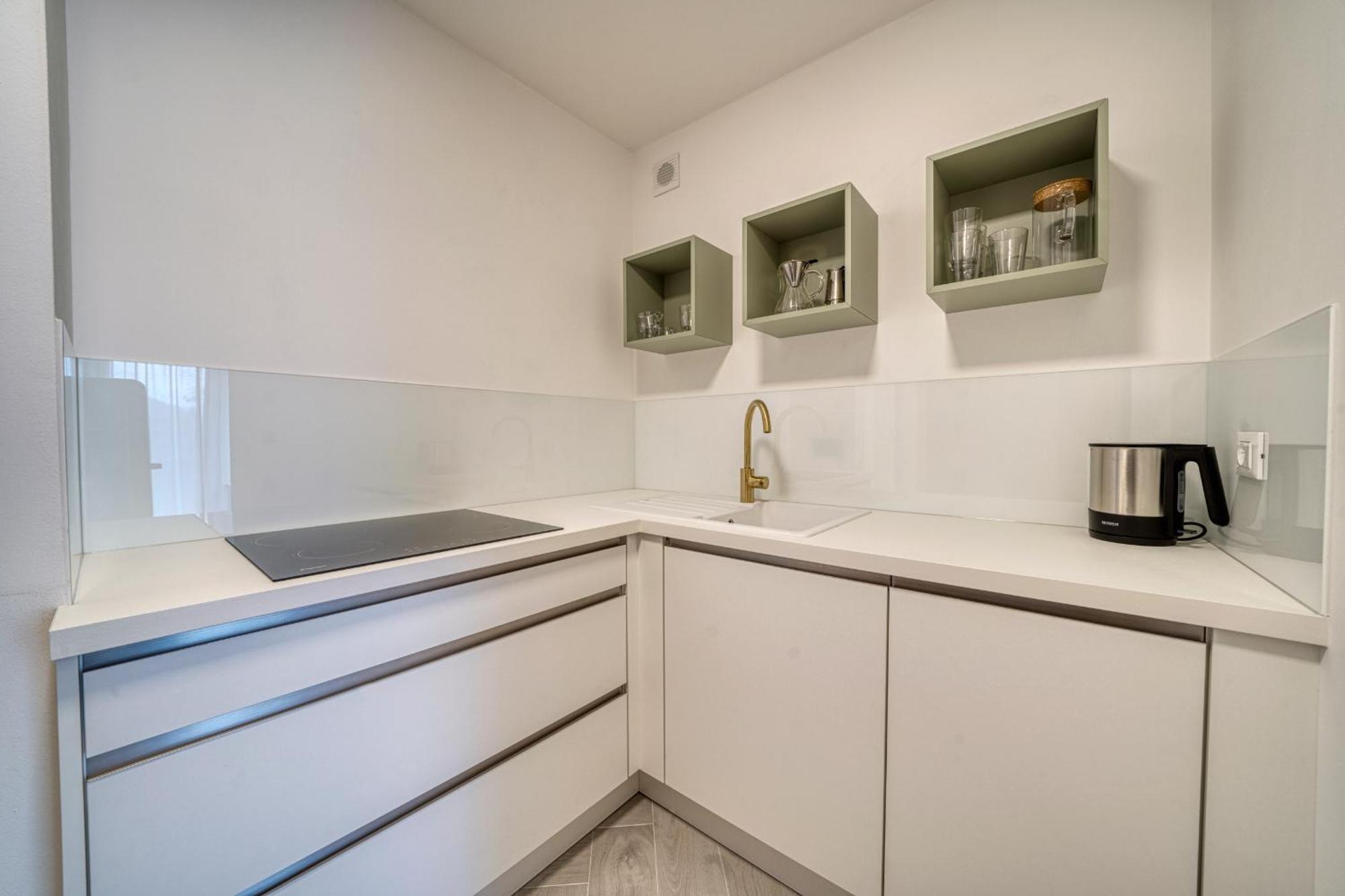 Goldfinger + Suites Lana Ngoại thất bức ảnh