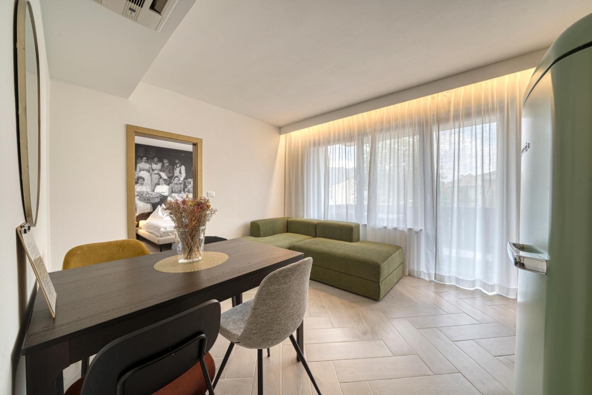 Goldfinger + Suites Lana Ngoại thất bức ảnh