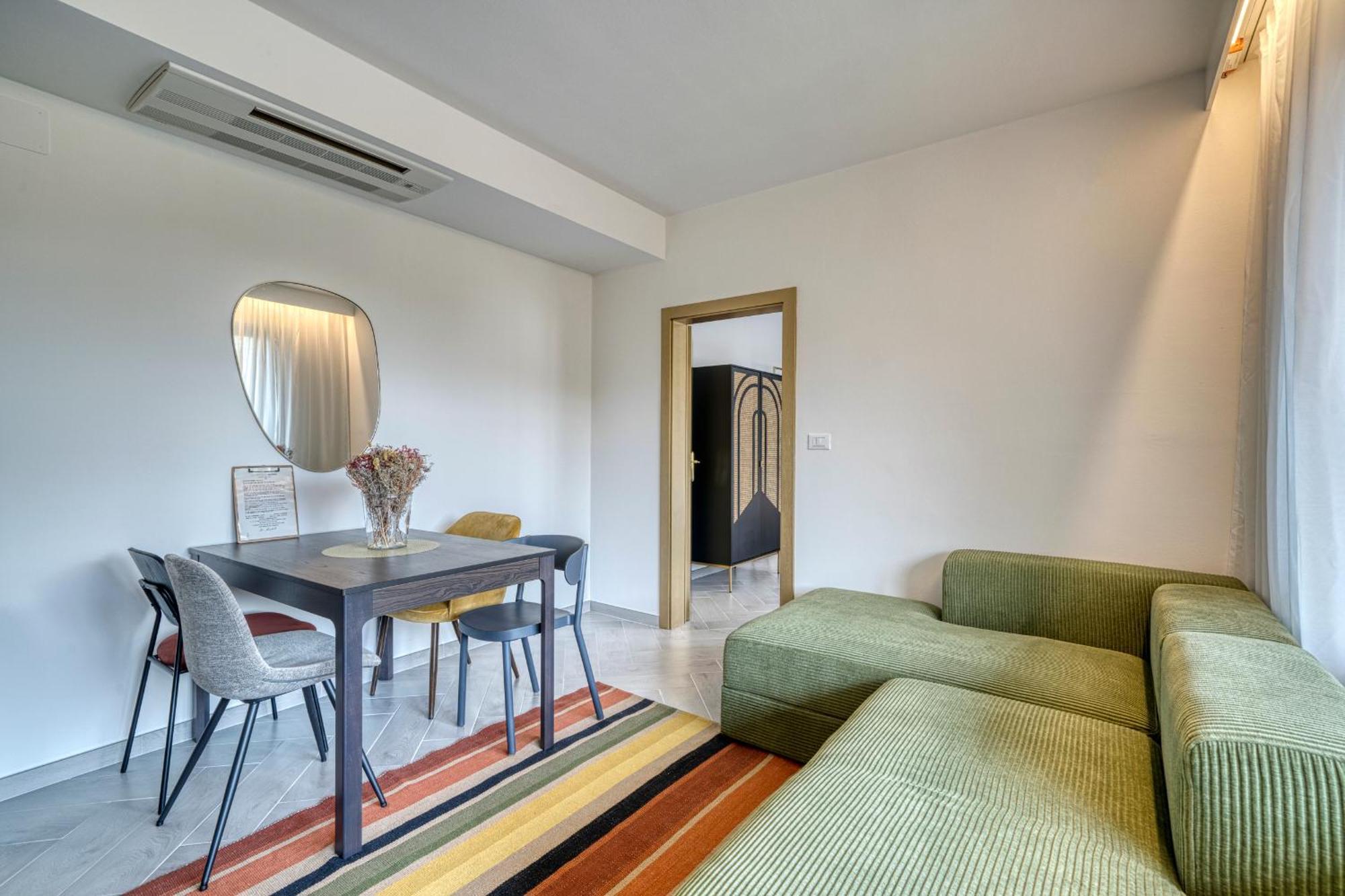 Goldfinger + Suites Lana Ngoại thất bức ảnh