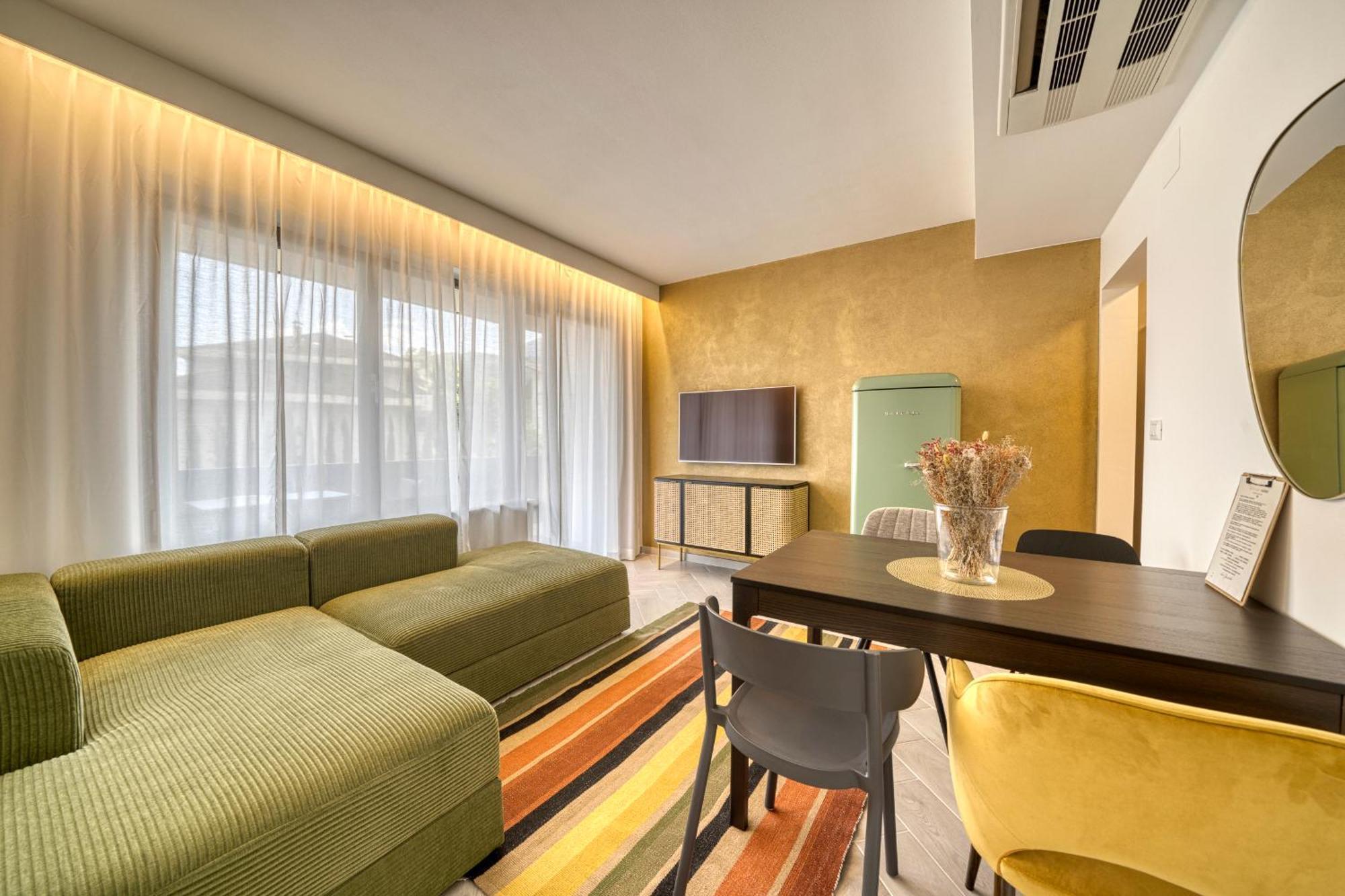 Goldfinger + Suites Lana Phòng bức ảnh