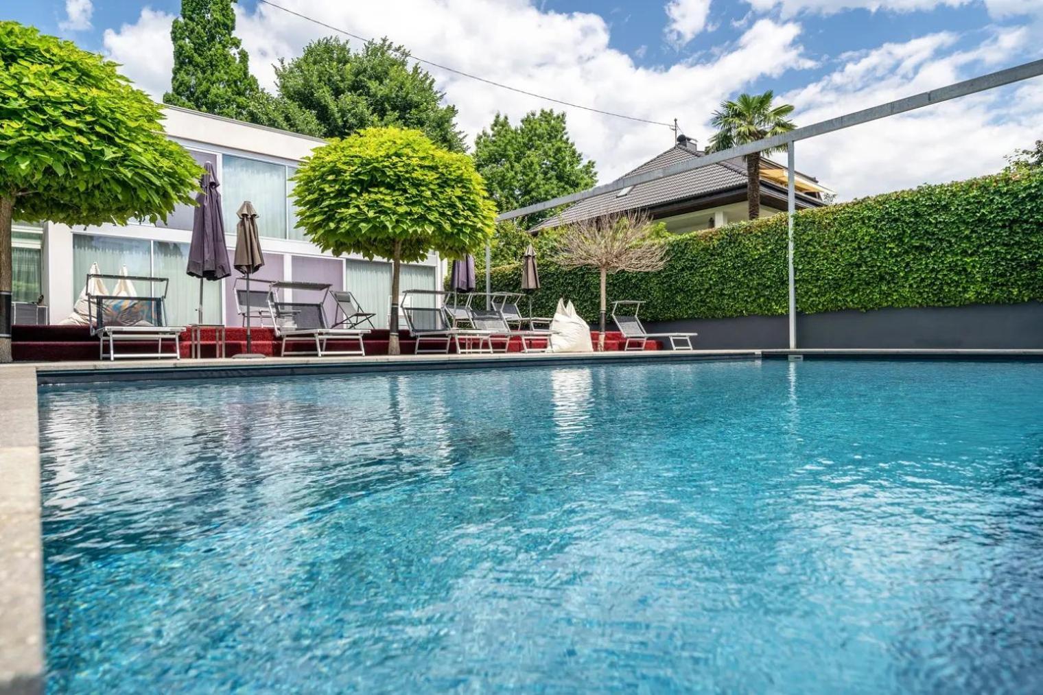 Goldfinger + Suites Lana Ngoại thất bức ảnh